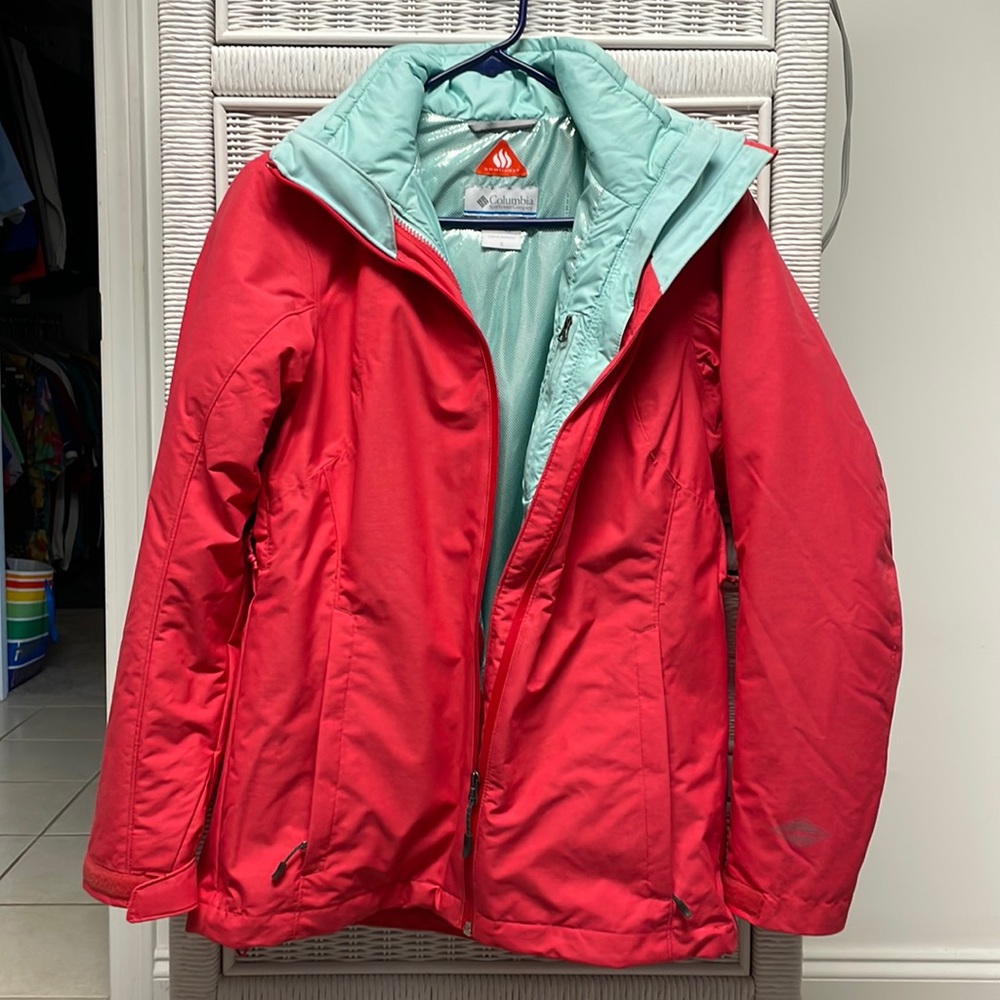 Columbia women’s hooded Omni-tech ski interchangeable jacket -small-pink/mint